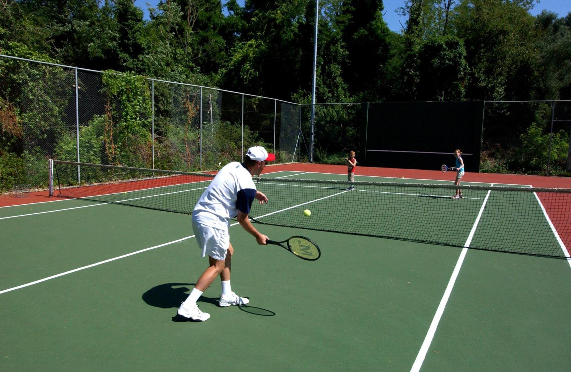 Corfu Holiday Palace Perama  Luaran gambar A backhand stroke