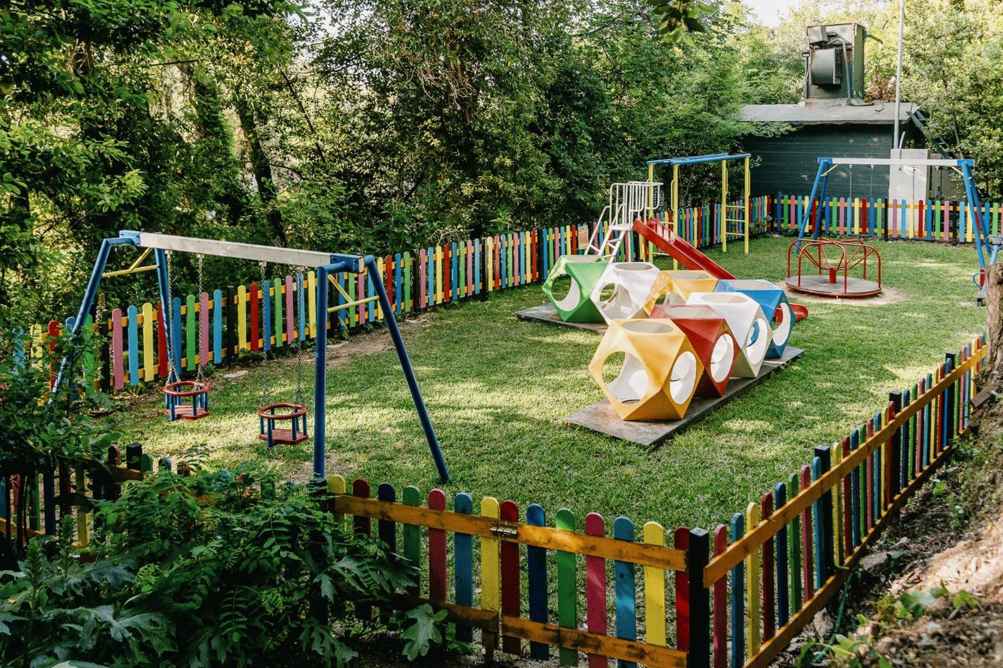 Corfu Holiday Palace Perama  Luaran gambar Playground in Belgrade