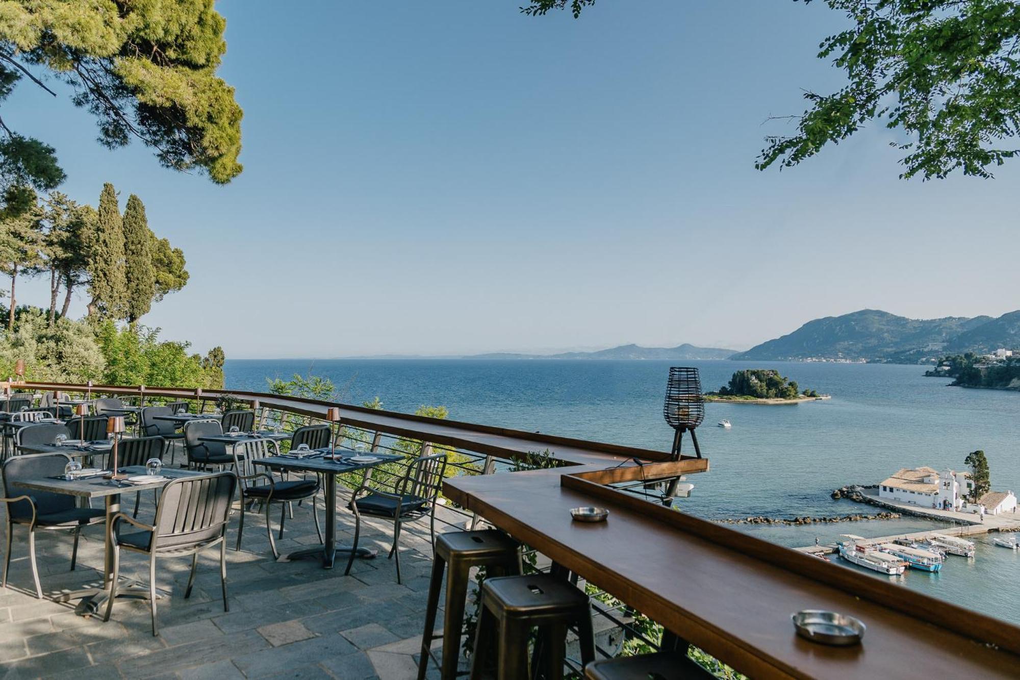 Corfu Holiday Palace Perama  Luaran gambar View of the Gulf of Pag from the town of Pag