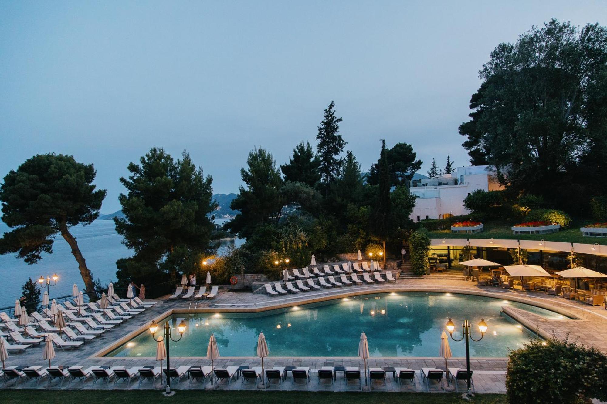 Corfu Holiday Palace Perama  Luaran gambar The swimming pool at the Hotel Splendid
