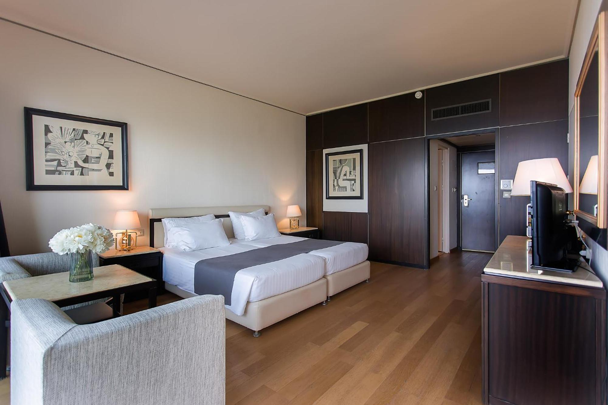 Corfu Holiday Palace Perama  Luaran gambar A room at the hotel