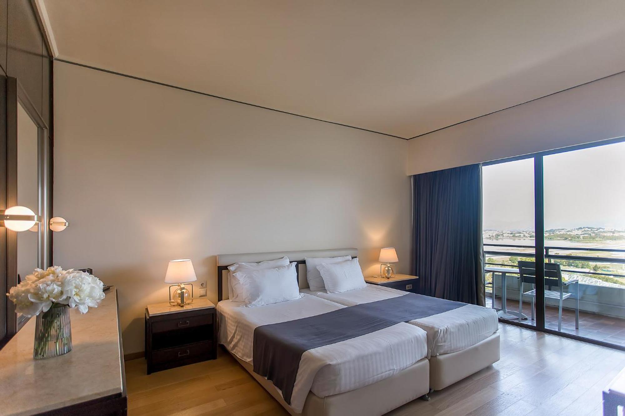 Corfu Holiday Palace Perama  Luaran gambar A room at the hotel